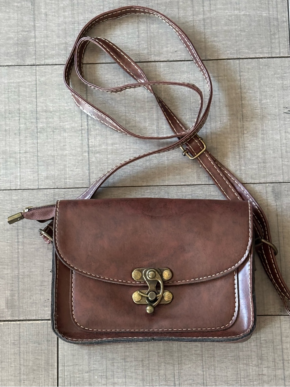 🎀4/$20🎀Vintage Crossbody Shoulder Bag with Brass Turnlock